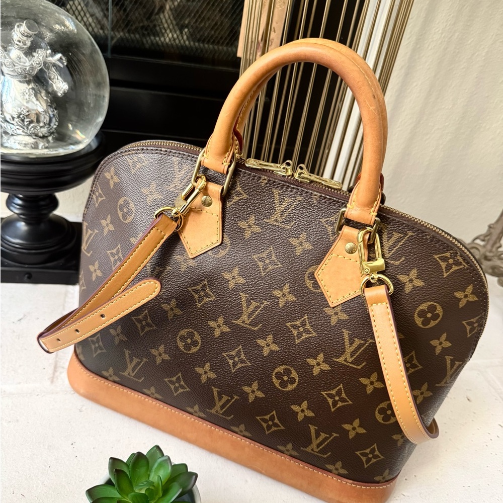 SOLD -💎Authentic Louis Vuitton Monogram Alma PM